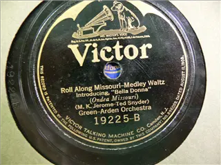 small_victor 19225 b.webp